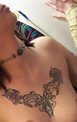 Tatouage seins sexy 2